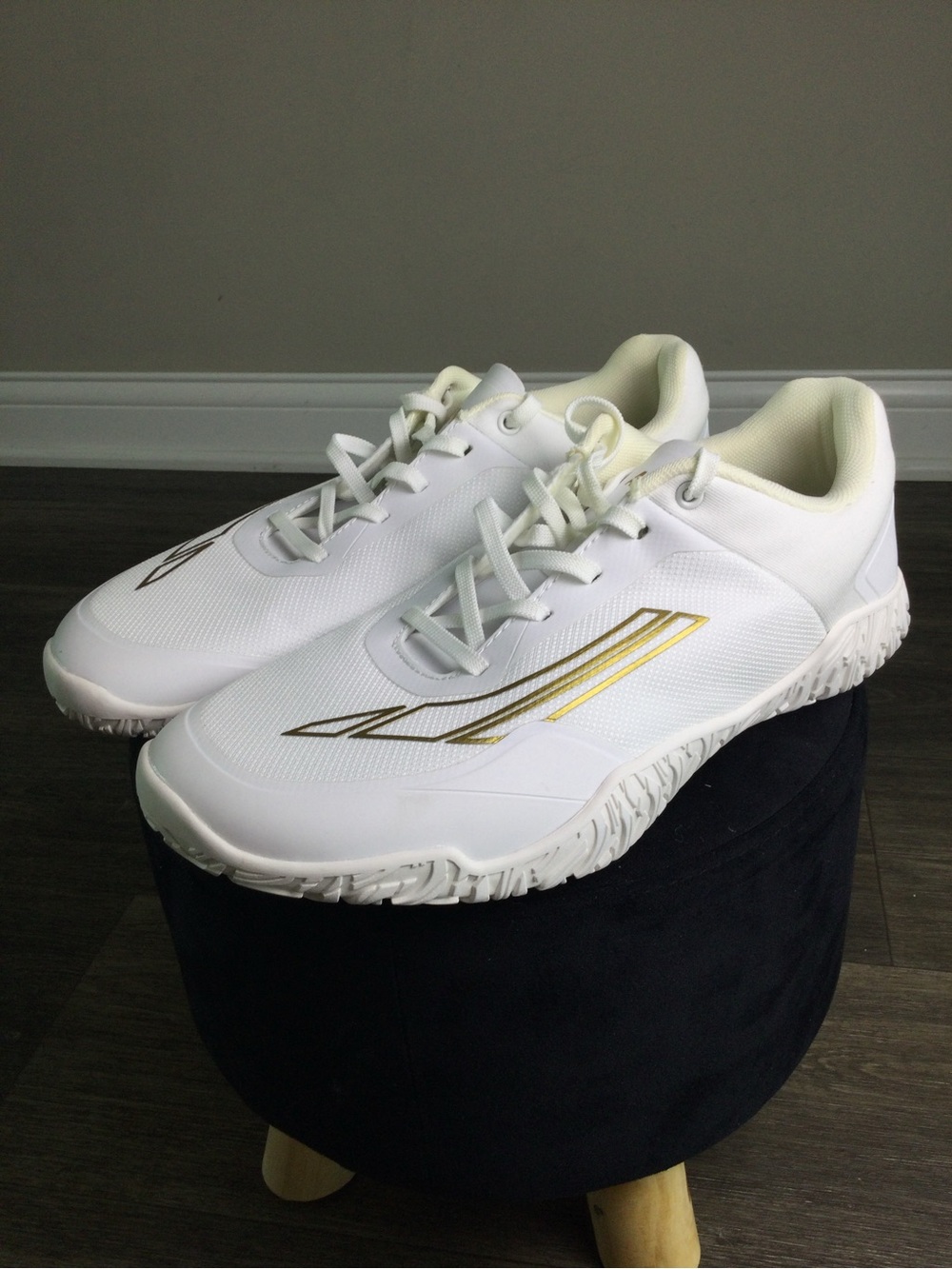 Men's Athletic Training Shoes - White with Gold Accents